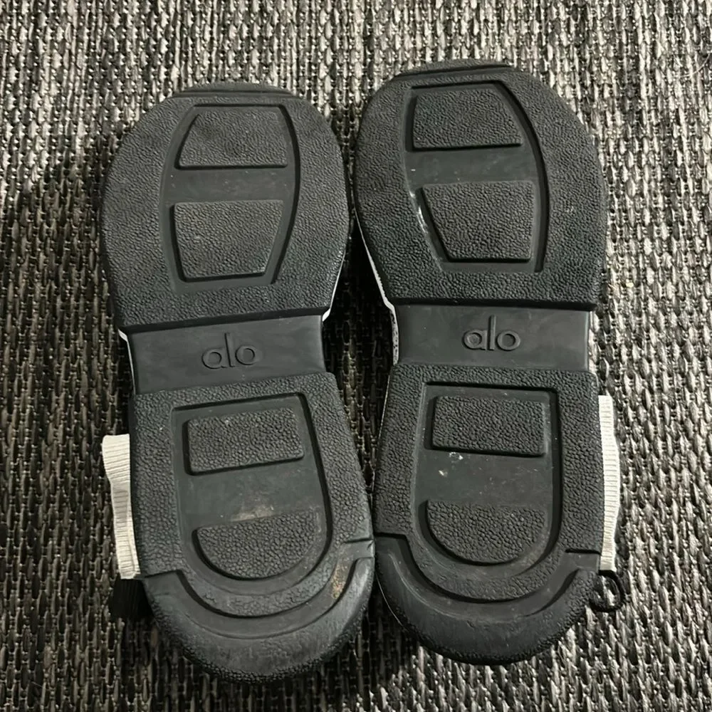 Alo Yoga Velocity Knit Sneakers Size 9
